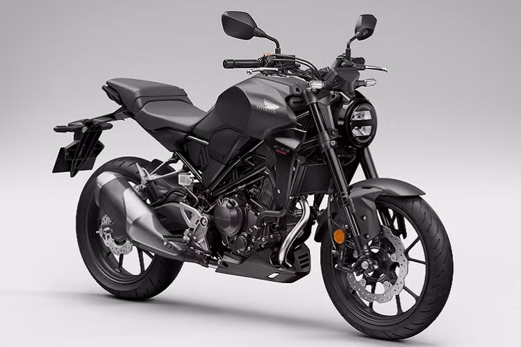 Tại Thái Lan, giá xe Honda CB300R 2022 được niêm yết ở mức 149.800 Baht, tương đương 102,5 triệu đồng. Hiện tại, Honda Việt Nam đang bán ra CB300R nhập khẩu trực tiếp từ Thái Lan với giá 140 triệu đồng. Dự kiến phiên bản mới của xe cũng sẽ sớm được Honda Việt Nam đưa về nước với giá bán tăng thêm đôi chút so với phiên bản cũ.