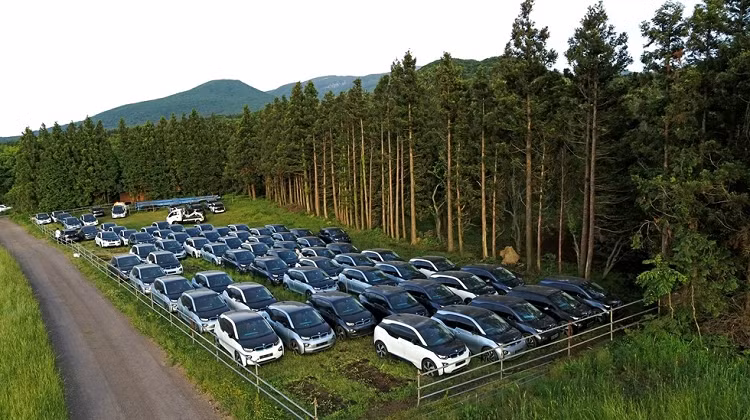 Hon 100 chiec xe sang BMW i3 bi 