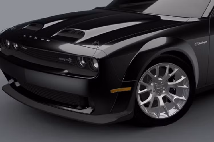 Dodge đã khởi động dự án Last Call của mình vào cuối tháng 8 với sản phẩm đầu tay là chiếc xe Challenger Shakedown, tiếp theo là Dodge Charger Super Bee, ngay sau đó là Charger và Challenger đều nhận được một gói Swinger. Ngoài ra còn có Charger King Daytona là thứ 5 và nay là Dodge Challenger Black Ghost 2023. Riêng mẫu thứ 7 sẽ không ra mắt cho đến Triển lãm SEMA 2022 vào tháng 11.