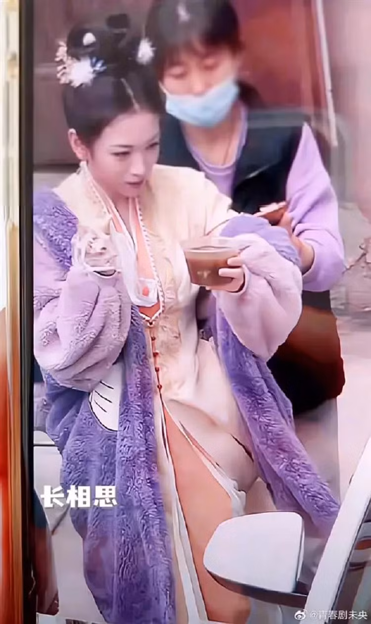 'Trường Tương Tư' của Dương Tử bị tố đạo nhái trang phục - Hình 4 'Truong Tuong Tu' cua Duong Tu bi to dao nhai trang phuc-Hinh-4