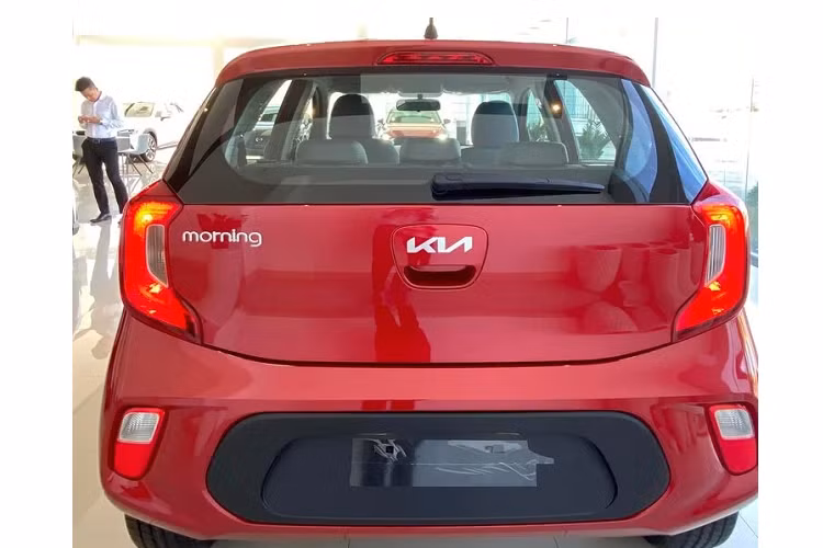 Chính vì vậy, Hyundai Grand i10 và Kia Morning sẽ là 2 dòng xe còn lại trong phân khúc này. Tuy nhiên sự lên ngôi của các dòng xe gầm cao, mpv giá rẻ và các dòng xe hạng B đang hấp dẫn khách hàng Việt, khiến doanh số hai dòng xe này rất khó tăng trưởng trở lại.