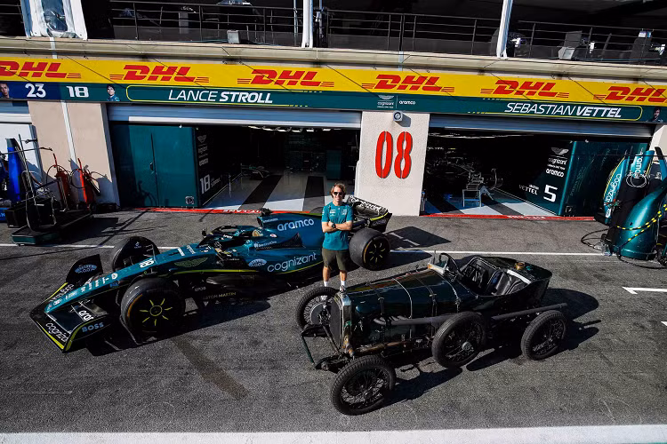 Được biết đến với tên gọi thân thương là “Green Pea”, chiếc xe Aston Martin Grand Prix huyền thoại đã ra mắt đường đua tại Circuit de Strasbourg vào ngày 15/7 vừa qua.