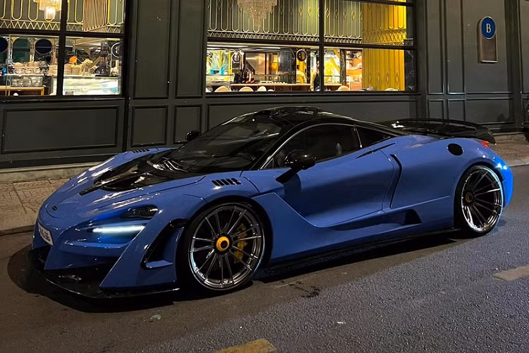 Tính đến thời điểm hiện tại, đây là chiếc McLaren 720S độ widebody Novitec N-Largo duy nhất tại Việt Nam. Trước đó, xe thuộc sở hữu của đại gia lan đột biến ở Bình Dương và về tay CEO 9x Tống Đông Khuê vào cuối tháng 5/2021.