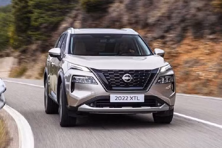 Nissan X-Trail (hay còn có tên gọi khác là Rogue) đã ra mắt thế hệ hoàn toàn mới tại Mỹ từ tháng 6/2020. Nay, mẫu xe SUV Nissan X-Trail 2023 bản 3 hàng ghế này mới được giới thiệu ở châu Âu.