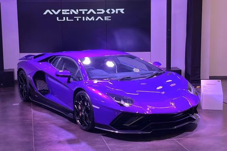 Cuối cùng là hệ thống Lamborghini Dinamica Veicolo Attiva (LDVA) tiên tiến mới. Mức giá xe Lamborghini Aventador Ultimae Coupe cuối cùng được đấu giá thành công với số tiền 1.603.125 USD (khoảng gần 30 tỷ đồng).