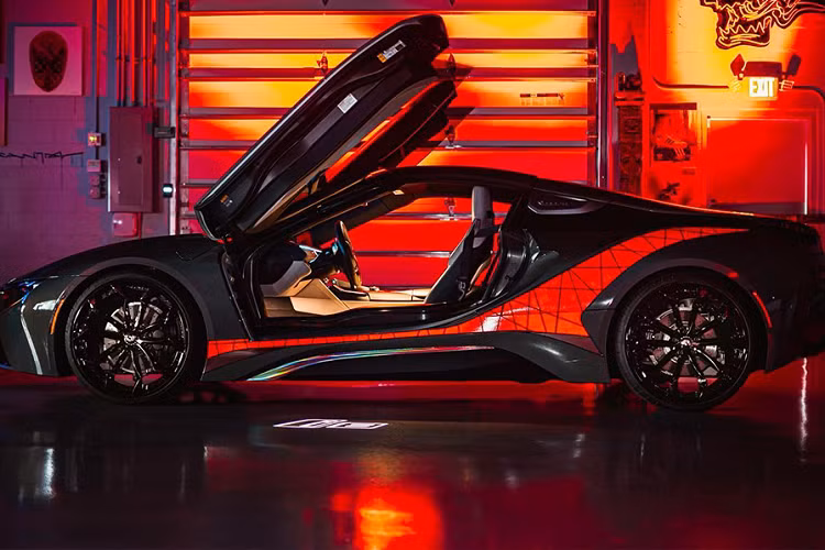 Theo đánh giá của giới mộ điệu, những chiếc xe độ của Austin Mahone với màu sơn đơn điệu theo kiểu truyền thống có lẽ đã chết.