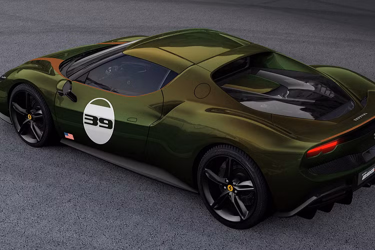 Ngoài màu sắc ấn tượng mới ra, tất cả 5 mẫu siêu xe của Ferrari cũng sẽ có những đặc điểm nhận dạng riêng. Các xe đều được dán nhãn nền màu trắng/đen với số hiệu 39 đi kèm decal lá cờ Mỹ nhỏ bên dưới gương chiếu hậu cửa lái và lá cờ Ý bên phía cửa phụ.