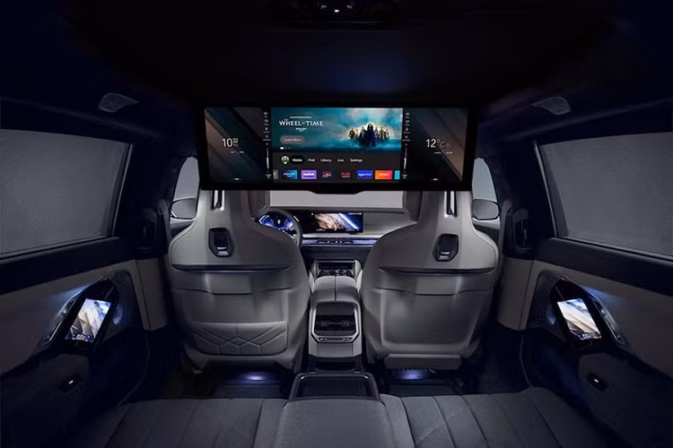 Ly do tai xe BMW 7-Series 2023 kho nhin guong chieu hau?