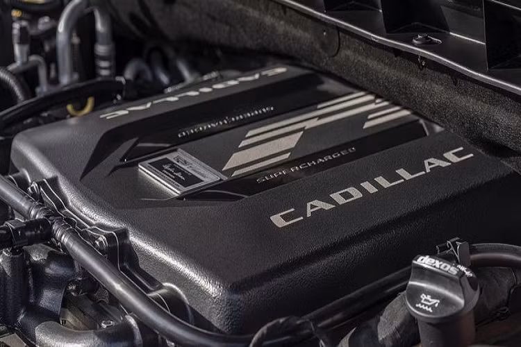 Phát biển tại buổi đấu giá, ông Edwards cho biết: “Chúng tôi đều biết ơn Cadillac vì những đóng góp của hãng trong việc đa dạng hóa ngành thiết kế và hỗ trợ thế hệ tài năng sáng tạo tiếp theo. Tại một thành phố nổi tiếng về cả thiết kế và sản xuất ôtô, chúng tôi tự hào có Cadillac là người hỗ trợ trong nỗ lực đào tạo, phát triển tài năng ngành thiết kế."