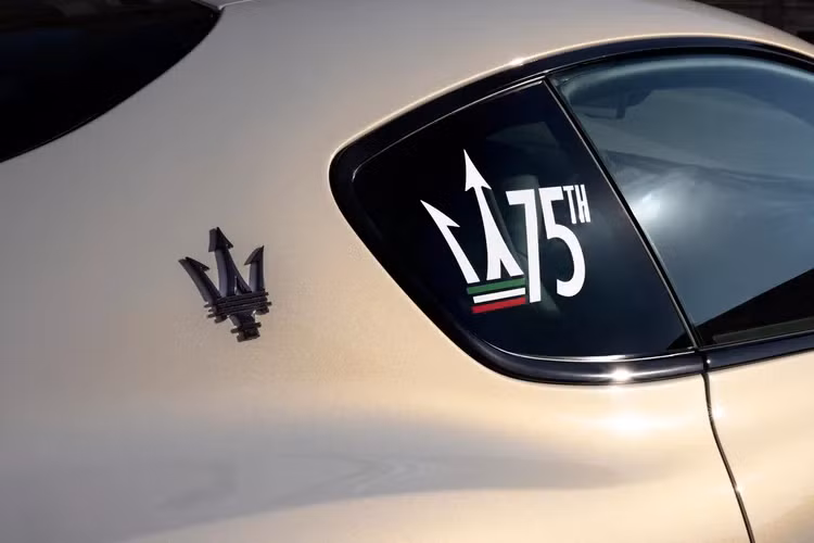 Cùng với các bức ảnh, Maserati cũng tiết lộ GranTurismo 2022 sẽ được trang bị động cơ V6 Nettuno mới tương tự như trên Maserati MC20 và MC20 Cielo. Nhiều khả năng động cơ V6 3.0 lít tăng áp kép sẽ được tinh chỉnh lại khác với mức công suất 620 mã lực và mô-men xoắn 730 Nm đang có trên MC20.