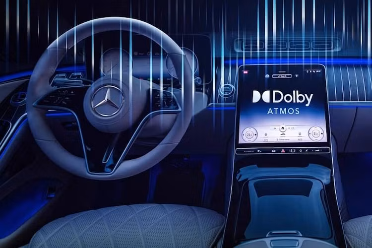 Có tất cả 31 loa trong hệ thống Mercedes Burmester cũng như âm thanh vòm Dolby Atmos. Tuy nhiên, không phải tất cả các hệ thống Burmester đều như nhau, dàn âm thanh trên các phiên bản tầm trung của một số mẫu Mercedes-Benz chỉ đơn thuần ở mức trung bình.