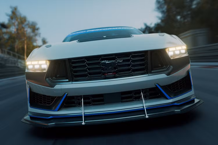 Một chiếc Mustang GT4 mới cũng đã được phát triển cho mùa giải đua năm 2023 và sẽ đua trong các giải vô địch IMSA, SRO và FIA GT.
