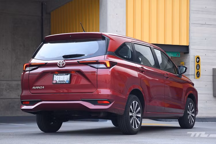 Tại thị trường Mexico, Toyota Avanza có doanh số không quá cao, đạt 4.011 chiếc trong nửa đầu năm 2022, thấp hơn đối thủ Suzuki Ertiga (4.564 xe) nhưng vẫn cao hơn Mitsubishi Xpander (2.619 xe) và Honda BR-V (1.575 xe).