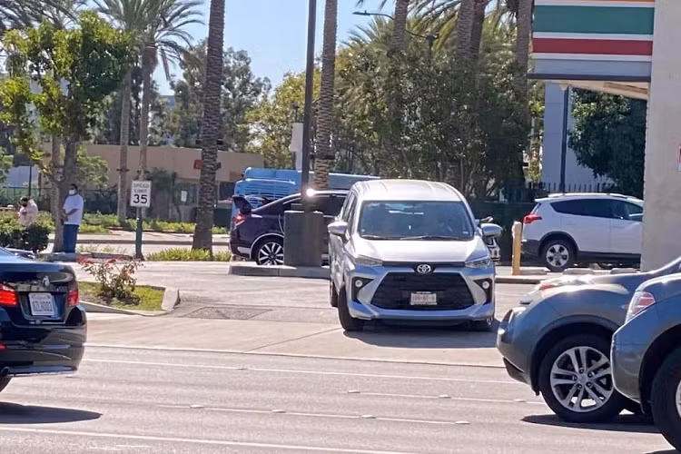 MPV gia re Toyota Avanza 2022 bat ngo lan banh tai My