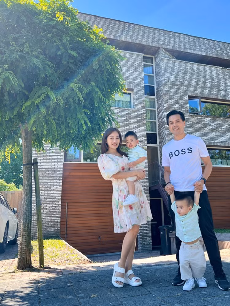 Nhac si Duong Khac Linh khien chi em xon xang khi lam viec nay