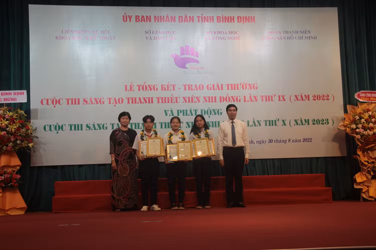Binh Dinh: 44 giai phap doat giai Cuoc thi Sang tao Thanh thieu nien nhi dong lan thu IX