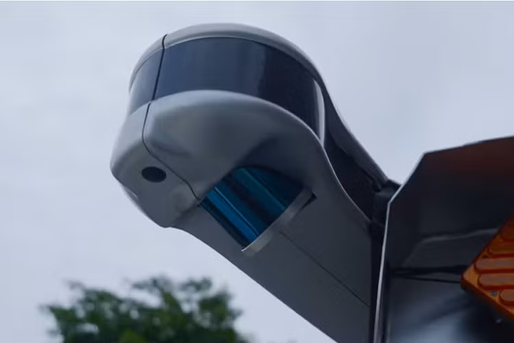 Robosweeper không phải là phương tiện tự hành đầu tiên được phát triển và vận hành bởi WeRide, vì công ty đã từng trình làng Robotaxi (hợp tác với Dongfeng), Robovan (hợp tác với Jiangling Motors) và Robobus (hợp tác với Yutong).