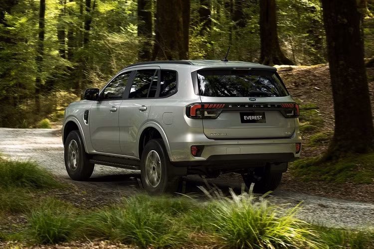 Ford Everest 2022 ra mat Thai Lan thang 3 nay, cho ve Viet Nam-Hinh-3
