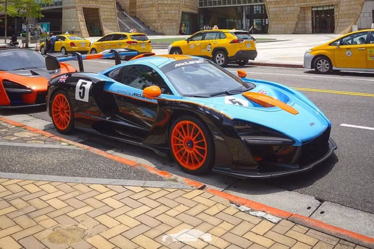 Những hình ảnh về xe McLaren Senna tiêu chuẩn tại Đài Loan, trong tổng số 500 xe Senna được sản xuất, ước tính trên 8 chiếc đang có mặt tại đảo quốc này. Ngoài ra còn có một chiếc xe McLaren Senna LM với màu Gulf Livery