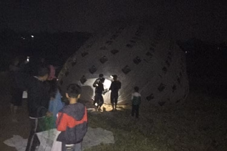 Đã xác định được vật thể rơi từ trên trời xuống cánh đồng Phú Thọ Da xac dinh duoc vat the roi tu tren troi xuong canh dong Phu Tho