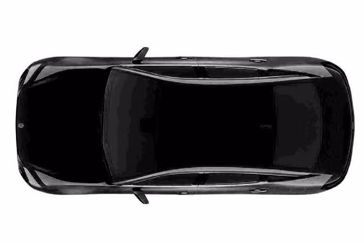Toyota Crown Cross được phát triển dựa trên nền tảng TNGA-K của Toyota với cấu hình với hệ dẫn động cầu trước FWD hoặc tất cả các bánh AWD. Xe có kích thước dài x rộng x cao lần lượt là 4.930 x 1.840 x 1.540mm, với chiều dài cơ sở là 2.850mm. Kích thước mới khiến cho Crown Cross dài hơn chiếc Crown sedan, nhưng với chiều dài cơ sở ngắn hơn một chút. Để so sánh, nó có kích thước tương đương với một chiếc Mercedes GLE coupe nhưng thấp hơn.