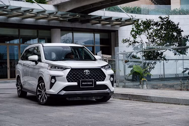 Toyota Veloz Cross sap lap rap tai Viet Nam, gia xe kho giam?