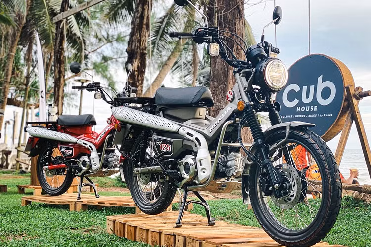 Vào hồi đầu tháng 9 vừa qua, hãng Honda đã giới thiệu phiên bản mới của mẫu xe môtô cỡ nhỏ CT125 ở thị trường Thái Lan. Đây vốn là phiên bản dành cho những cung đường off-road mang tên Honda Super Cub CT125 2022 mới.