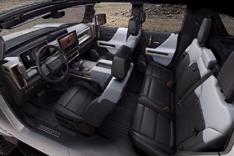 Lý giải sự thành công của GMC Hummer EV, bên cạnh yếu tố về thiết kế bắt mắt mang hơi hướng hiện đại, các trang bị đi kèm tiên tiến cùng hệ truyền động bằng điện thân thiện với môi trường.