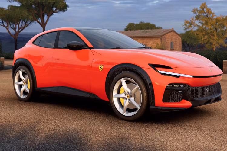 Nhưng với mức giá bán này, siêu SUV Ferrari Purosangue đang đắt hơn Lamborghini Urus tận 4,1 tỷ đồng. Rõ ràng là Lamborghini Urus không thể đứng cạnh Ferrari Purosangue dù là so sánh về động cơ hay mới nhất là giá bán.