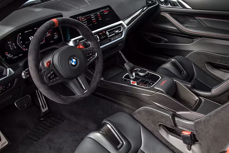 Kết quả là M4 CSL 2023 có công suất 543 mã lực, mạnh hơn 40 mã lực so với phiên bản M4 Competition, với cùng công suất cực đại 6.250 vòng/phút.