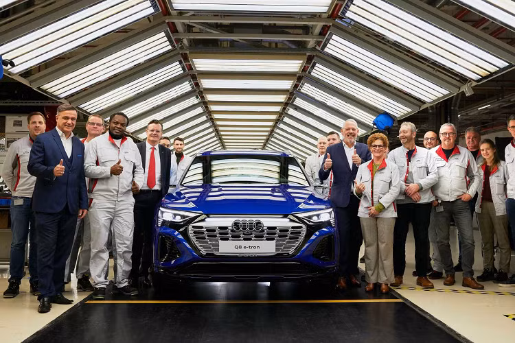 Audi Q8 E-Tron va Q8 E-Tron Sportback 2023 san xuat tai Brussels, Bi