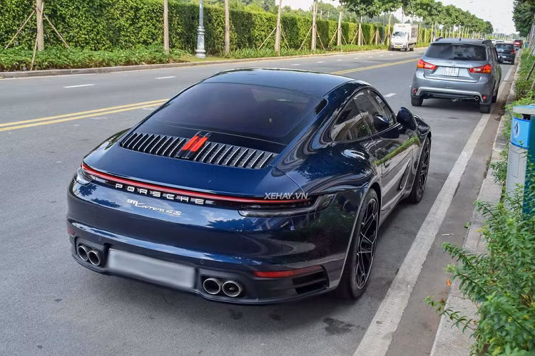 Theo đó, “dàn chân” trên chiếc Porsche 911 Carrera 4S độ độ mâm Daytona II của TechArt lấy cảm hứng từ bộ mậm của Porsche 996 và được đặt tên là Daytona II.