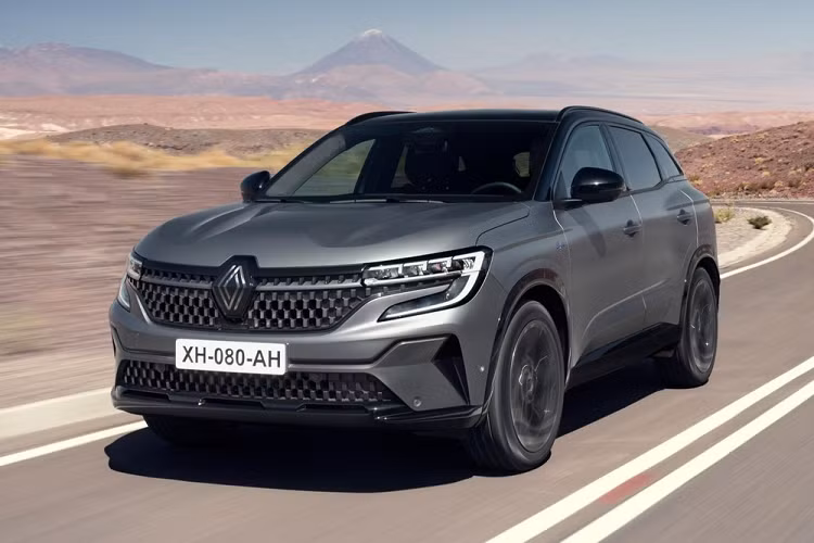 Sau những chiến dịch hé lộ dài hơi, cuối cùng thì hãng xe Pháp cũng vén màn mẫu xe SUV cỡ C mang tên Renault Austral 2022 mới. Đây là mẫu xe đầu tiên của hãng Renault được phát triển dựa trên cơ sở gầm bệ CMF-CD thế hệ thứ ba.