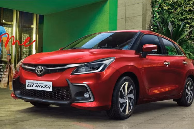 Cũng như Suzuki Baleno thế hệ mới, Toyota Glanza 2022 có một số trang bị an toàn đáng chú ý, bao gồm camera 360 độ, hệ thống kiểm soát hành trình và 6 túi khí.