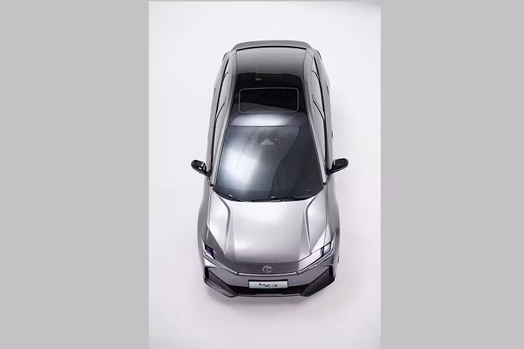 Tất nhiên, mẫu ô tô điện này cũng không thể thiếu gói công nghệ an toàn chủ động Toyota Safety Sense. Hiện hãng Toyota vẫn chưa công bố giá bán của bZ3. Tuy nhiên, với công nghệ pin LiFePO4 của BYD, mức giá xe Toyota bZ3 2023 dự kiến sẽ dễ tiếp cận.
