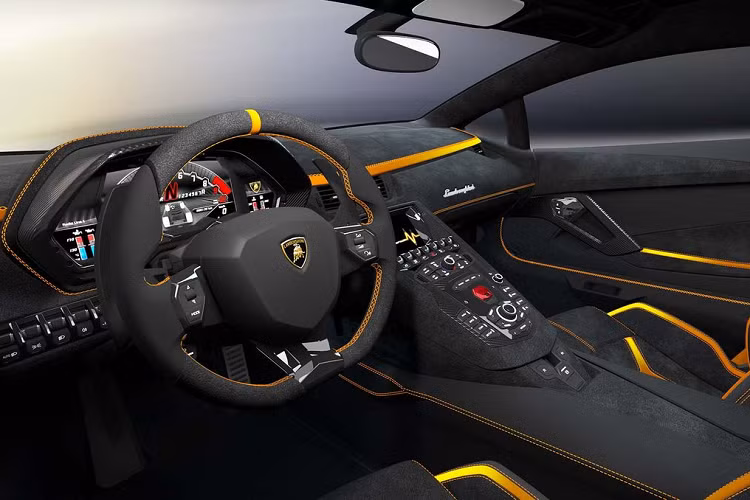 “Lamborghini và cộng đồng NFT hiện chia sẻ chung với nhau nhiều giá trị. Chúng tôi đều là những nhà tiên phong đầy sức trẻ, luôn tìm kiếm những dự án và giải pháp công nghệ độc đáo. Dự án này rất quan trọng với chúng tôi vì đây là điều mà chưa ai thực hiện; bên cạnh đó là sự kết hợp với những bộ óc sáng tạo xuất sắc của thời đại.” - Ông Stephan Winkelmann, Chủ tịch và Giám đốc điều hành của Automobili Lamborghini chia sẻ.