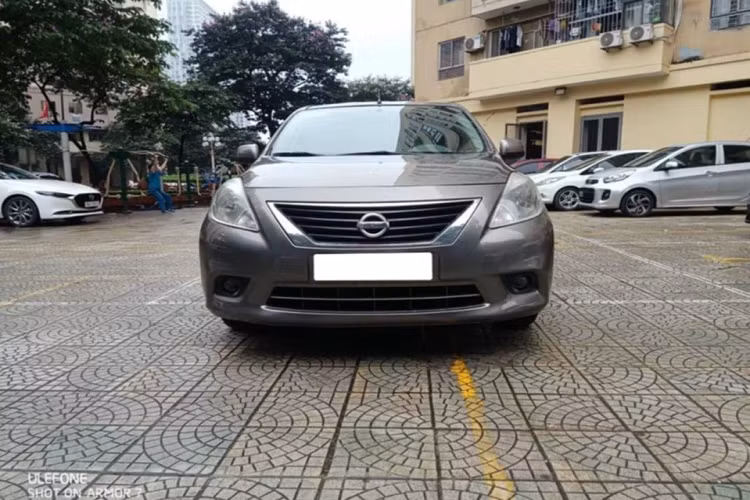 Cũng chính vì đề cao tính thực dụng mà mẫu xe sedan Nissan Sunny không được đại bộ phận người dân Việt ưa chuộng. Xe luôn nằm trong top những mẫu xe bán ế nhất Việt Nam trong nhiều năm liền. Tuy nhiên, với người dùng lần đầu làm quen với ô tô, đề cao yếu tố bền bỉ, vận hành đơn giản và khả năng tài chính hạn chế thì Sunny là chiếc xe phù hợp. 