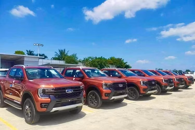 Ford Ranger 2022 chot ngay ban tai Viet Nam, du kien tu 648 trieu