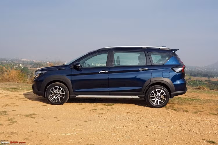 Tại thị trường Ấn Độ, Suzuki XL6 2022 được chia thành 3 bản trang bị là Zeta, Alpha và Alpha Plus với giá dao động từ 1,129 - 1,455 triệu Rupee (khoảng 340 - 438 triệu đồng).