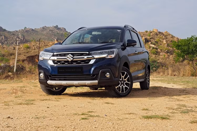 Vào hôm 21/4/2022 vừa qua, liên doanh Maruti Suzuki đã chính thức giới thiệu phiên bản mới của dòng MPV cỡ nhỏ XL6 tại thị trường Ấn Độ. XL6 trên thực tế chính là mẫu xe Suzuki XL7 tại Việt Nam. Do đó, chúng ta có thể xem trước thiết kế của Suzuki XL7 sẽ về Việt Nam trong tương lai qua hình ảnh "bằng xương, bằng thịt" của XL6 2022 ở Ấn Độ.