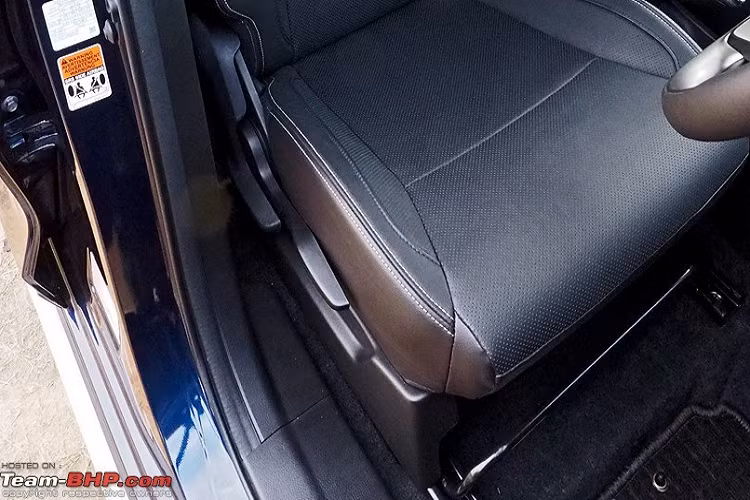 Không dừng ở đó, hãng Suzuki còn trang bị động cơ mới cho mẫu MPV này. Theo đó, xe dùng động cơ xăng DualJet 4 xi-lanh, dung tích 1.5L, kết hợp với hệ thống mild hybrid để tiết kiệm nhiên liệu hơn.