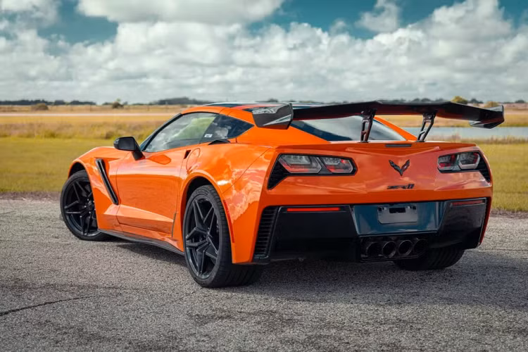 Theo một số tin đồn, Corvette ZR1 thế hệ tiếp theo sẽ có động cơ V8 5,5 lít tăng áp kép sản sinh công suất 850 mã lực và mô-men xoắn 1.118 Nm, khiến mẫu xe mạnh hơn đáng kể so với Z06 mới với 650 mã lực, mô-men xoắn 813 Nm. Hennessey độ Corvette C7 ZR1 với các phiên bản 850 mã lực và 1.000 mã lực.