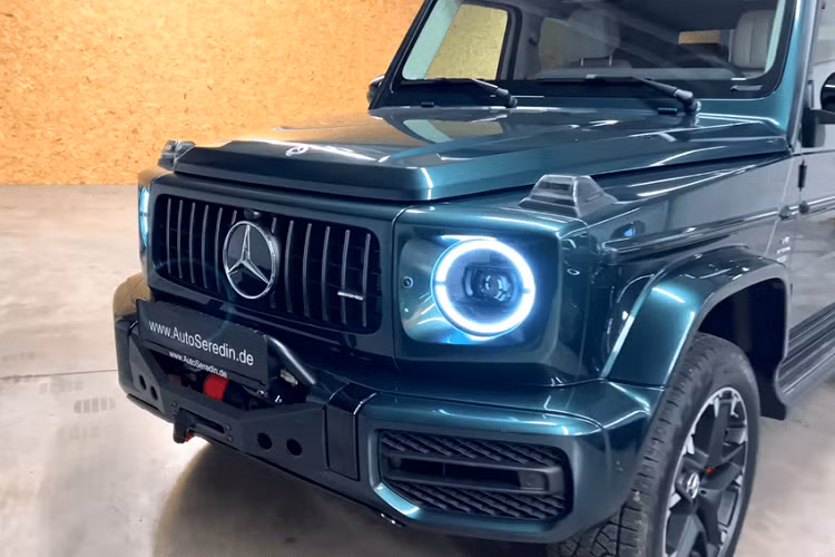  Mercedes-Benz G-Class hạng sang là một trong những dòng xe SUV địa hình được ưa chuộng trên toàn thế giới, tuy nhiên một số người còn muốn chiếc G-Class của họ trở nên thực dụng và đặc biệt hơn nữa bằng cách bổ sung cho nó thêm một thùng bán tải phía sau.