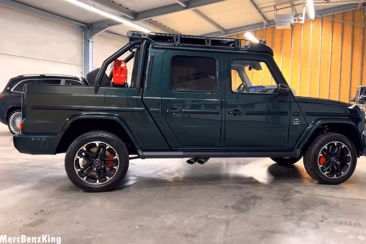 Một trong những chiếc xe chuyển đổi thú vị nhất như vậy chính là chiếc Brabus G800 Pickup XLP 2022 mới dựa trên G63 AMG dưới đây.