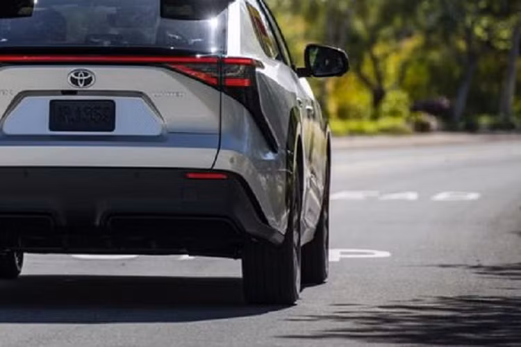 Ngoài ra, nếu khách hàng không muốn nhận các đền bù trên, Toyota sẽ đề nghị mua lại chiếc xe Toyota bZ4X dính lỗi của khách hàng. Điều khoản cho việc mua lại có thể khác nhau, tuỳ thuộc vào tiểu bang của bạn và các trường hợp cụ thể.