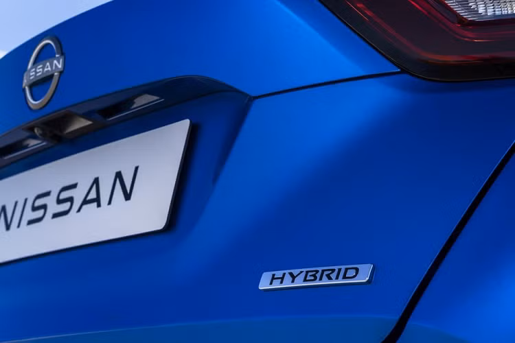 Cụm pin 1,2 kWh sẽ kết hợp với phanh tái sinh năng lượng và chế độ e-Pedal, cho phép người lái có thể khởi động máy ở chế độ chỉ dùng mô-tơ điện (EV). Cũng ở chế độ này, xe có thể chạy được quãng đường 55 km.