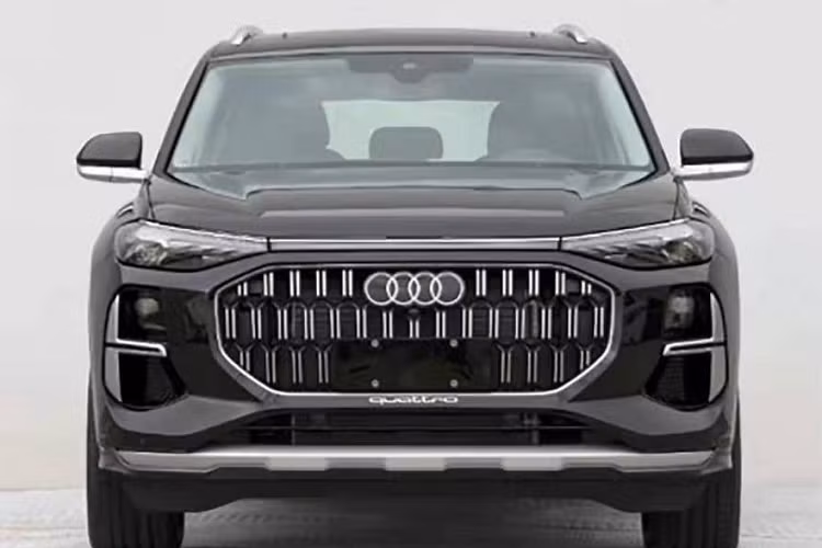 Mẫu SUV hạng sang này sẽ do liên doanh SAIC-Audi sản xuất tại Trung Quốc. SAIC-Audi vốn là một phần của liên doanh SAIC-Volkswagen tại đất nước tỷ dân. Audi Q6 được phát triển dựa trên cơ sở gầm bệ MQB lấy từ người anh em Volkswagen Teramont. Tuy nhiên, so với Volkswagen Teramont, Audi Q6 thế hệ mới có kích thước lớn hơn. Thậm chí, Q6 còn dài, rộng và cao hơn cả đàn anh Audi Q7 trong khi chiều dài cơ sở giống hệt.