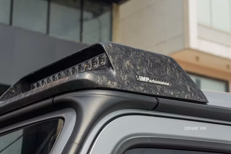 Chưa hết, hệ thống ống xả Fi Exhaust mới cũng ghi điểm với tạo hình chụp xả dạng khối hộp và có đến 3 chụp ống xả thay cho 2 chụp của chi tiết "zin".