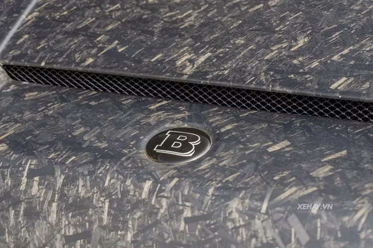 Nếu được độ "full gói G800 Brabus" thì khối động cơ trên G63 sẽ được tinh chỉnh để cho ra sức mạnh lên đến 789 mã lực và 1.000Nm mô-men xoắn cực đại, giúp "vua địa hình" tăng tốc từ 0 - 100 km/h chỉ trong 4,1 giây, trước khi cán tốc độ tối đa ở 240 km/h. Mức giá xe Mercedes-AMG G63 độ Brabus G800 vẫn là một ẩn số.