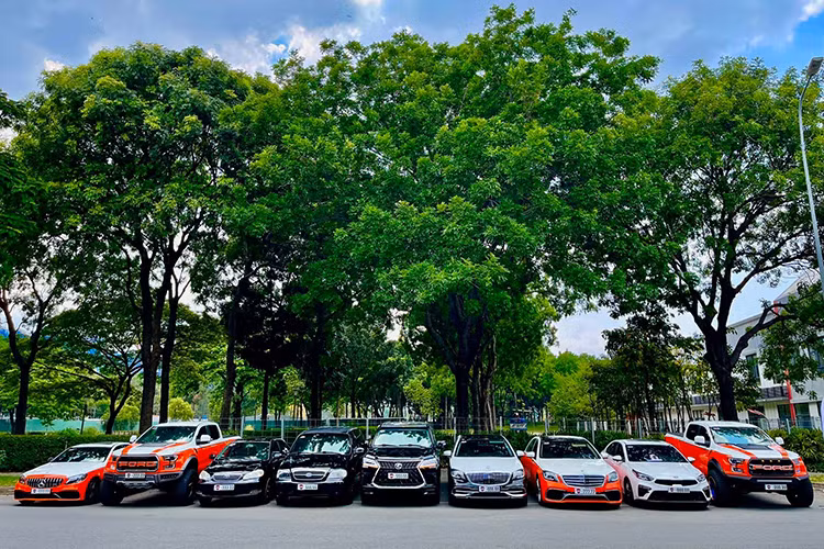 Theo như anh Châu chia sẻ, Hội xe siêu số không chỉ dừng lại ở đam mê xe &amp; sưu tầm biển số độc lạ, Hội cũng sẽ có những hoạt động ý nghĩa gắn kết các thành viên &amp; đóng góp cho xã hội như thiện nguyện, off road...